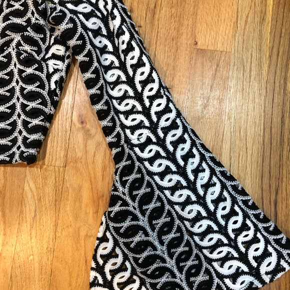 Blithe white and black crop top - Picture 11 of 15